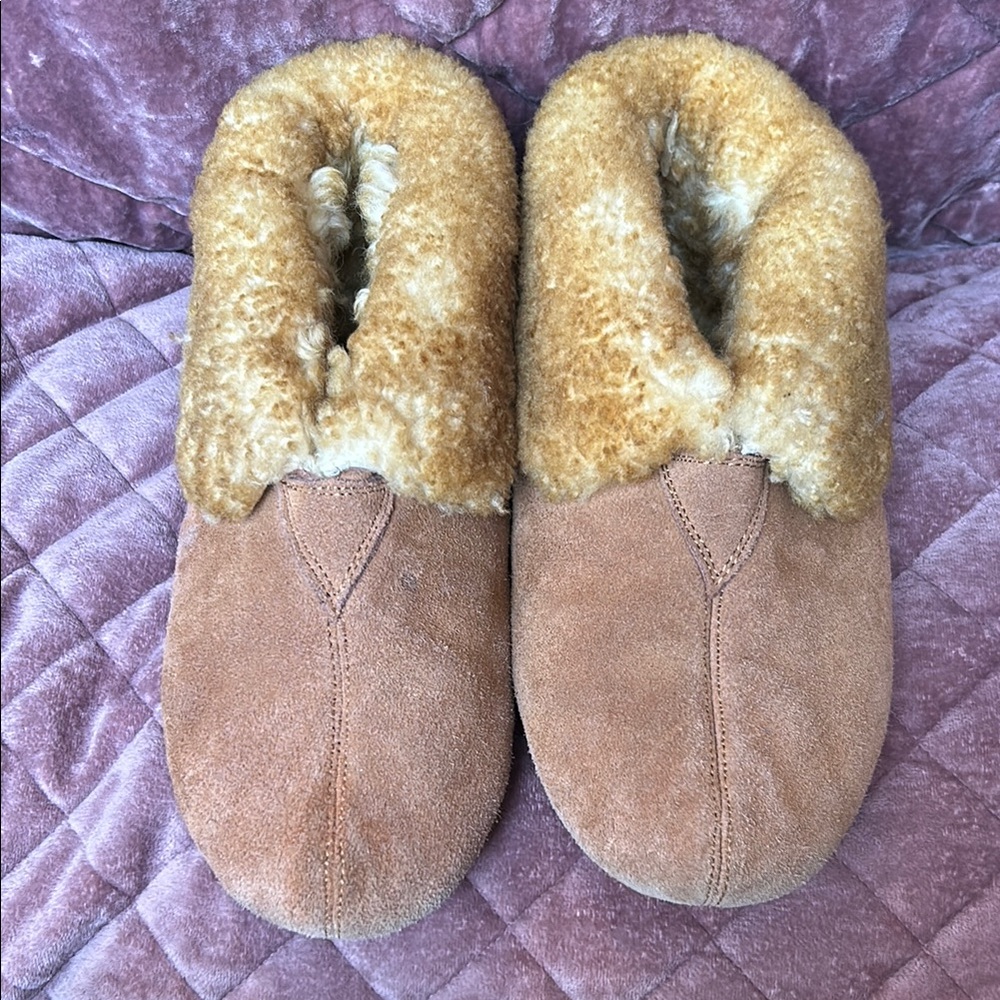 Cozy Tan Shearling Slippers